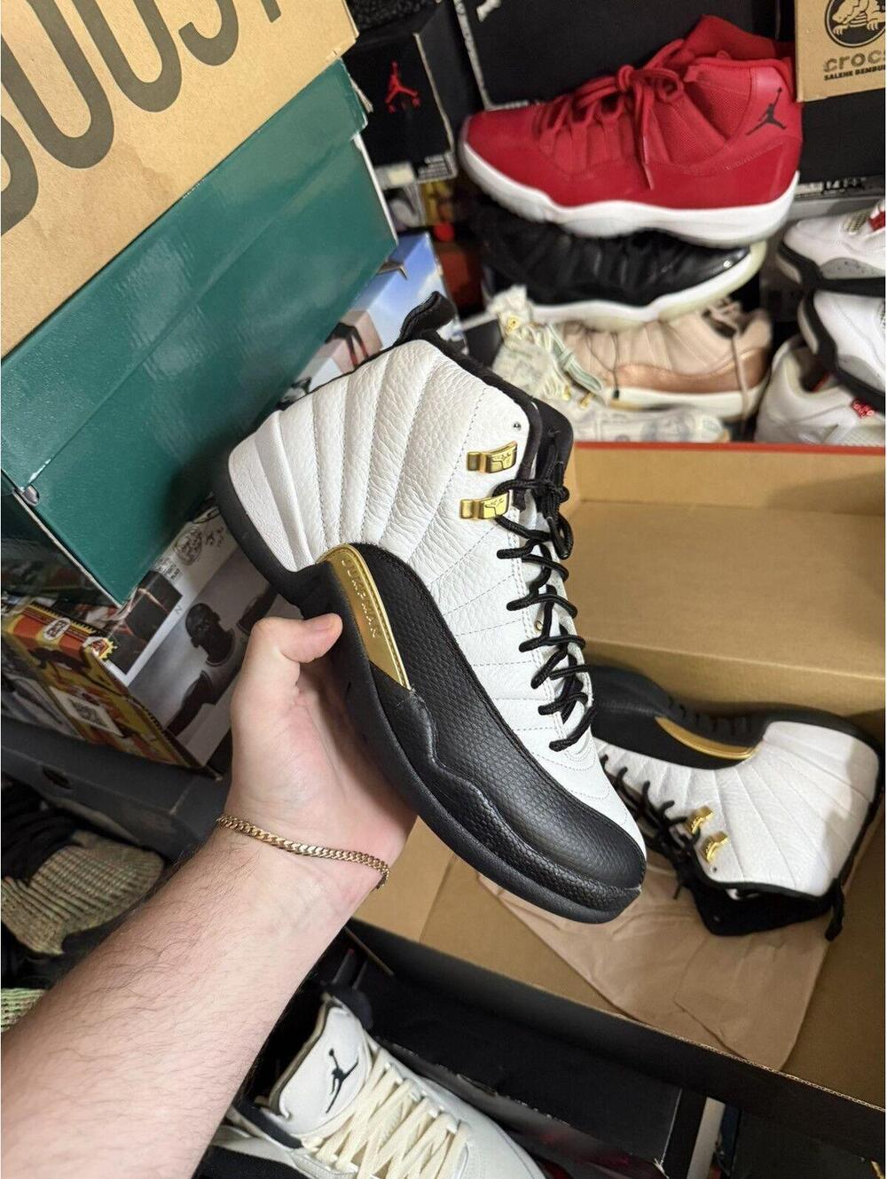 Jordan retro 12 reverse taxi sz 8.5